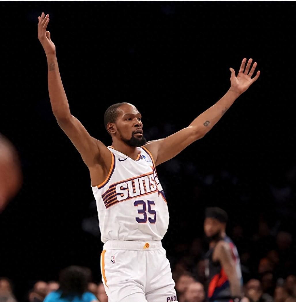 kaiyun杜兰特重返赛场，出色防守首场状态出色，DWG观众沸腾！观众掌声雷动的简单介绍