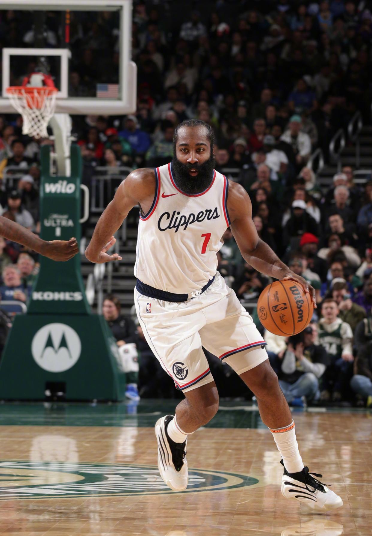 开云体育老鹰不断突破！，哈登连续十二场比赛得分超过重要助攻比赛高潮迭起的简单介绍