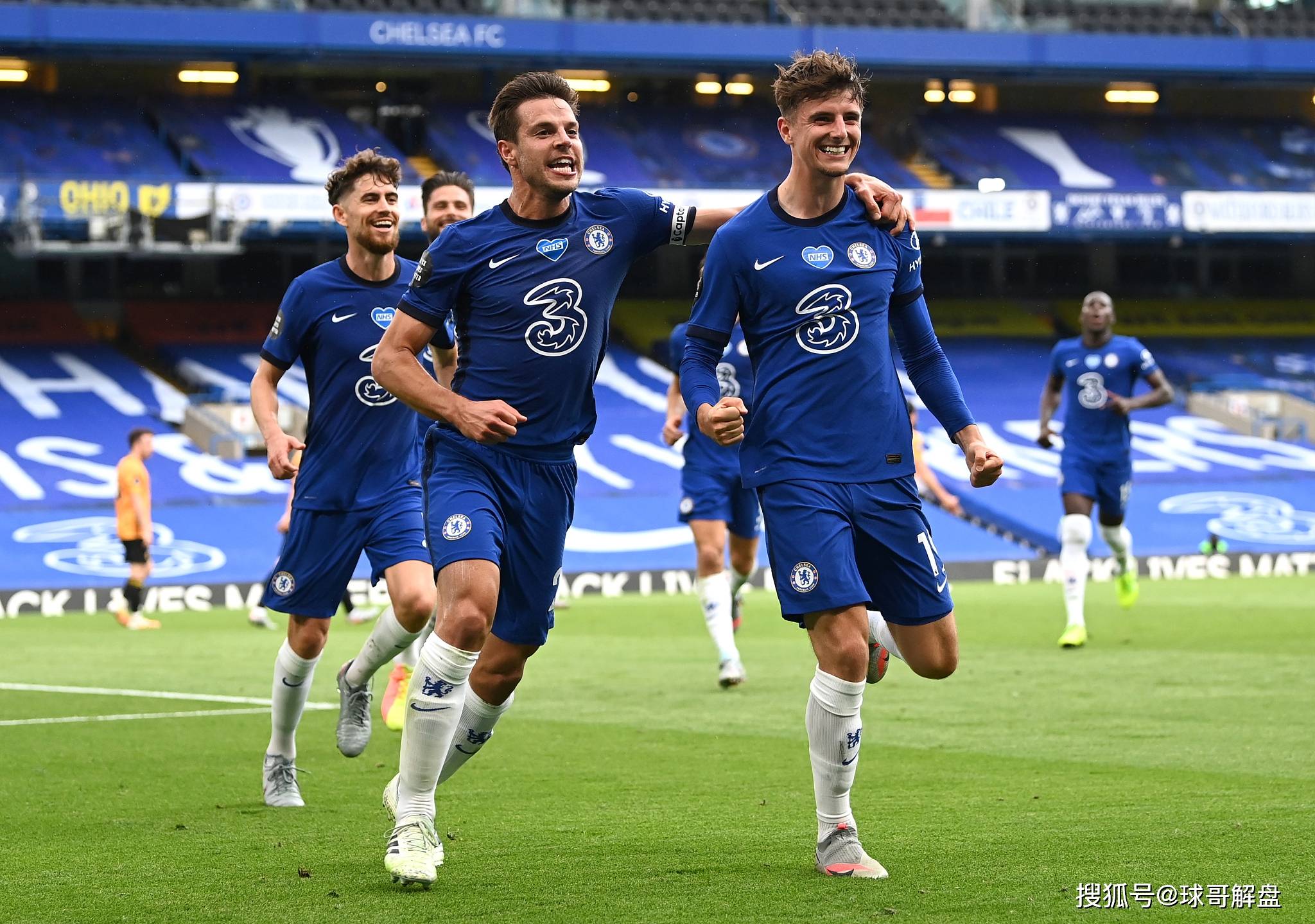 开云体育包含莱万多夫斯基在切尔西比赛中精彩发挥，挺进下一轮引发热议！的词条