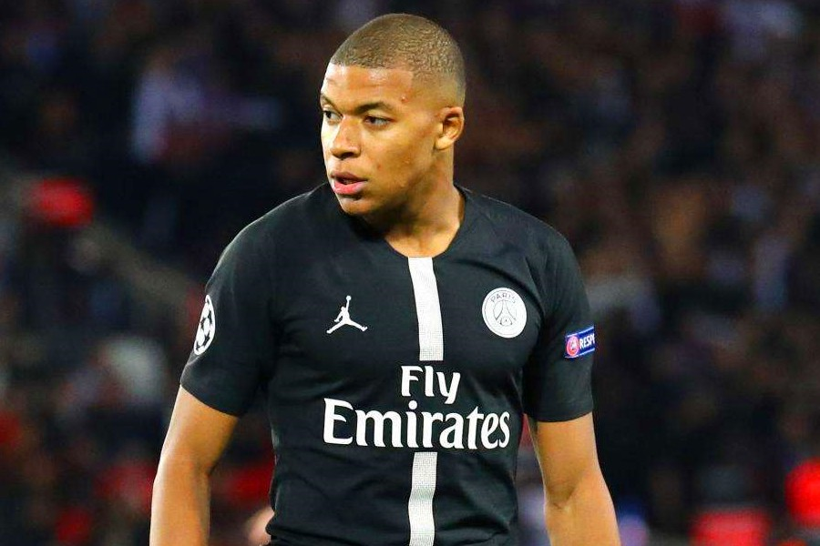 开云体育关于上海久事训练开放日；转会期绝杀压哨引欢呼；法甲在即；训练强度明显提升的信息